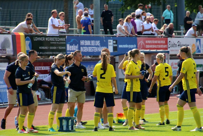 POL-CLP: Lohne - Polizei-Fußball-EM der Frauen in Lohne - 2. Spieltag - Deutschland gewinnt erneut 7-0