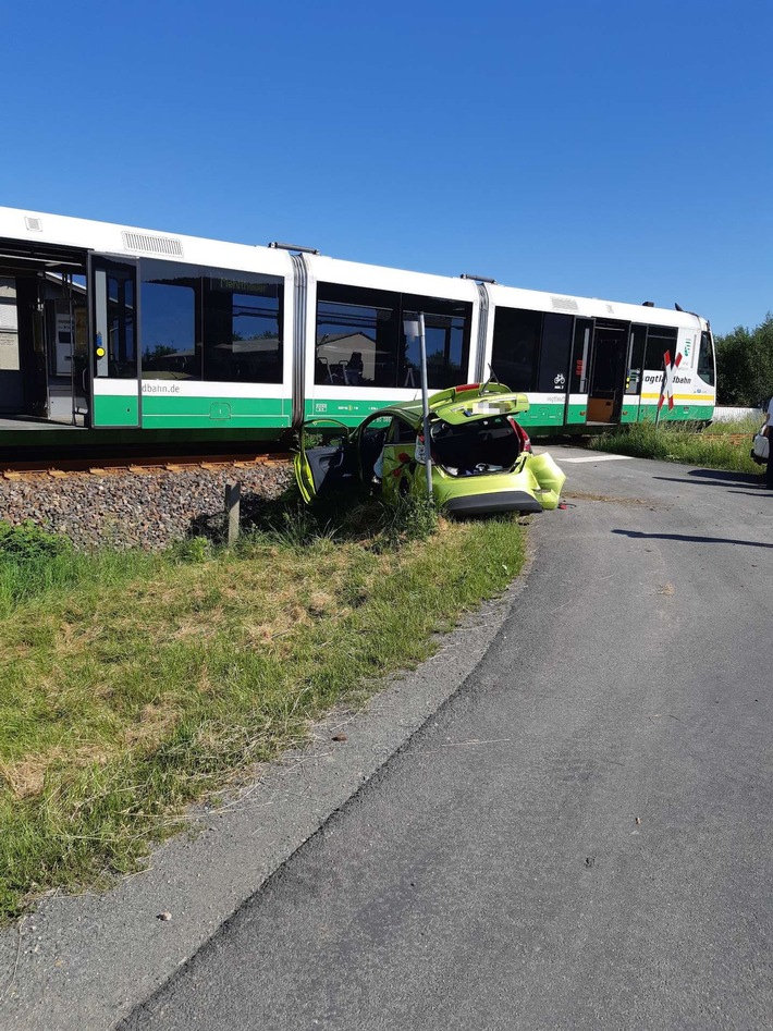 BPOLI KLT: Erneut Unfall an unbeschranktem Bahnübergang im Vogtland