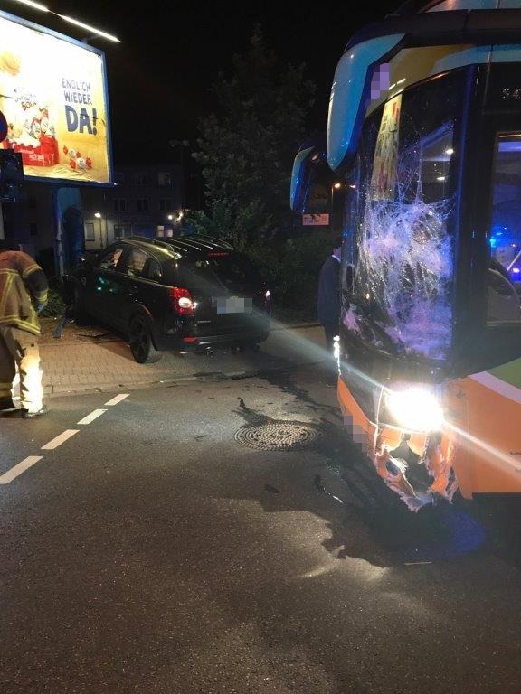 POL-PPWP: Unfall mit Bus - Vier Verletzte