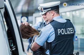 Bundespolizeidirektion München: Aussteigeunfall - Angriff gegen DB-Mitarbeiter - Haftvollstreckung