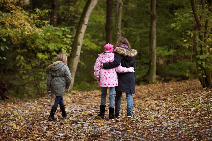 Caritas alarmiert über Kinderarmut in der Schweiz: Bundesrat und Parlament müssen handeln