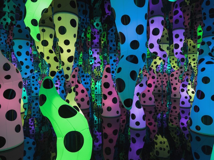 Ausstellung "Logical Emotion - Contemporary Art from Japan" im Haus Konstruktiv Zürich