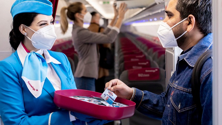 Sicher unterwegs mit Eurowings und Sagrotan: Eurowings setzt auf die Desinfektionsprodukte des Hygiene-Experten Sagrotan