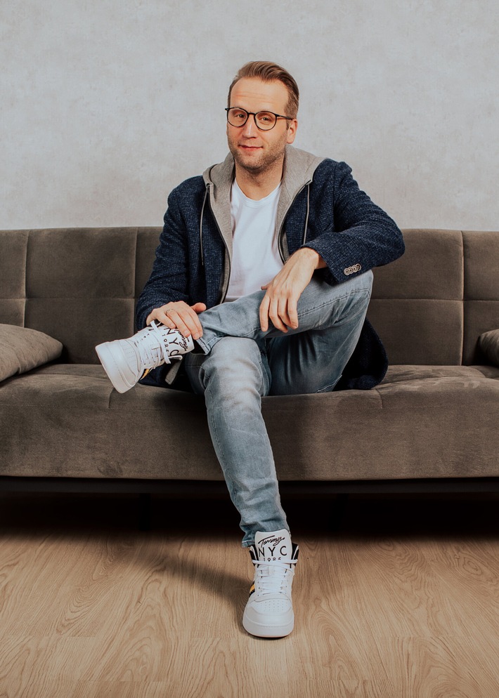 Ist Schleswig-Holstein das lustigste Bundesland? Benni Stark will den ersten "Bundesvision Comedy Contest" am Samstag live auf ProSieben gewinnen