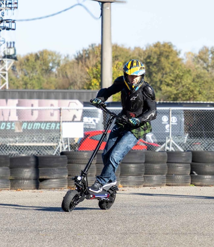 SXT Scooter bei e-Wheels– Nachhaltige Mobilität auf höchstem Niveau