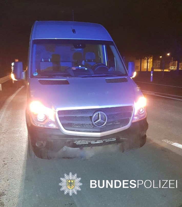 BPOLD-B: Bundespolizei stellt gestohlenen Transporter sicher