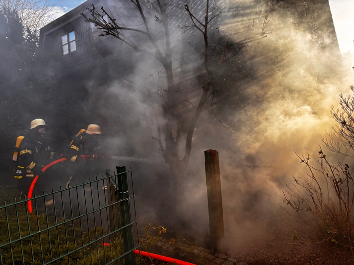 FW-Schermbeck: PKW-Brand