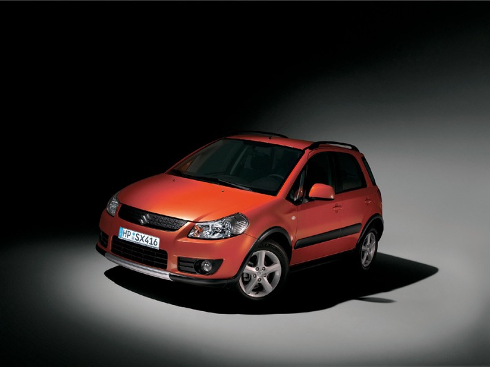 Suzuki SX4: der neue Sport Crossover / Die Dynamik eines Offroaders, gepaart mit der Eleganz einer Limousine/Produktion in Ungarn läuft jetzt an / Verkaufsstart Mitte 2006
