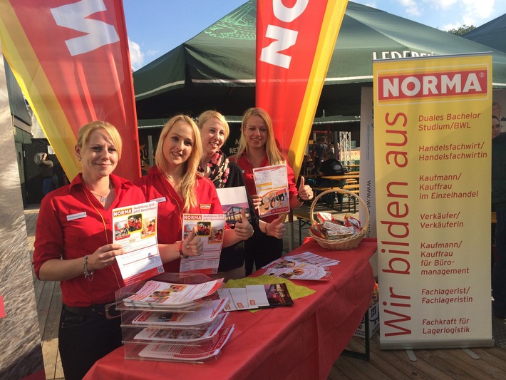 NORMA: Vor dem Rockzelt gab&#039;s die Azubi-Jobs / Discounter aus Nürnberg präsentierte sich beim Job- &amp; Fun-Day (FOTO)