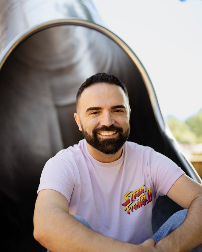 Social-Media-Kinderarzt Dr. Vitor Gatinho in "ELTERN": "Meine Mission ist es, Eltern kompetenter zu machen."