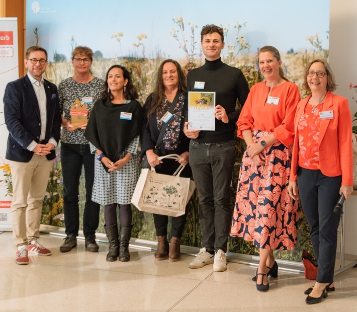 🌸 🐝 🏆Deutschland summt!-Pflanzwettbewerb verleiht 50 Auszeichnungen an Biodiversitäts-Projekte