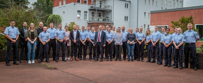 POL-EN: Schwelm- Landrat Olaf Schade begrüßt die neuen Polizeibeamtinnen und Polizeibeamten