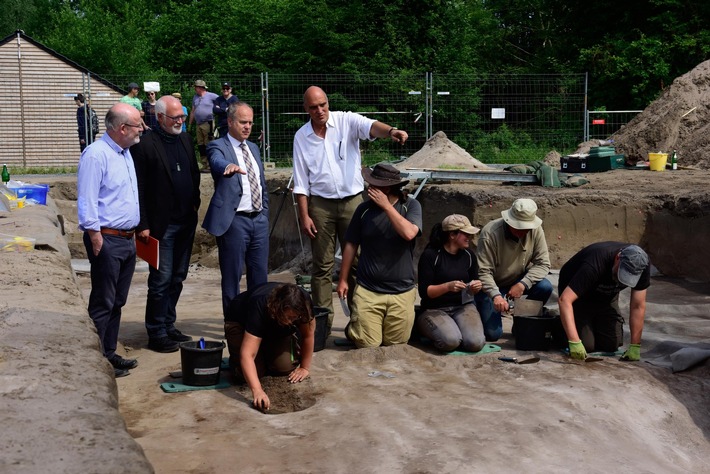 Erneute Grabungen am Ort der Varusschlacht - Kalkrieser Archäologie-Team in Kooperation mit der Universität Osnabrück wieder auf Spurensuche