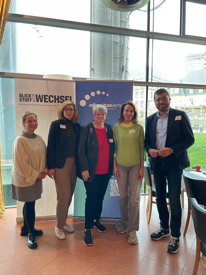 Blickwechsel Stoffwechsel - Gemeinsame Lösungen für Prävention & Versorgung in NRW / Versorgungslücken bei Adipositas schließen, gesetzliche Hürden abbauen