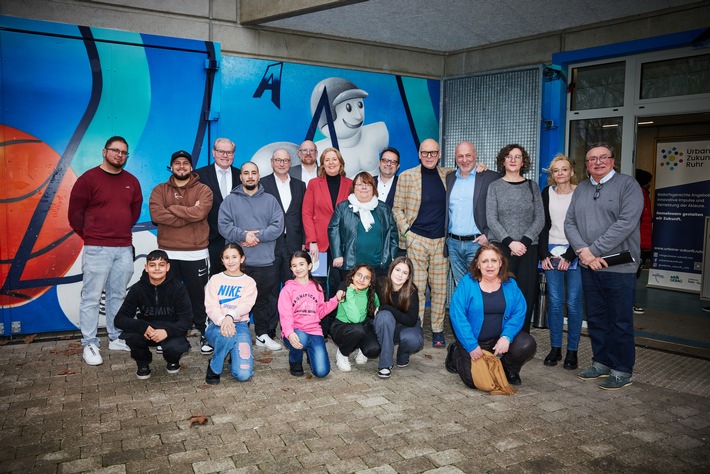 Erfolgreiche Auftaktveranstaltung des Demokratieprojekts mit Bundestagspräsidentin Bärbel Bas in Duisburg-Hochfeld