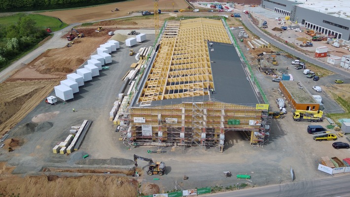 Holzbau mit Zukunft: Blumer Lehmann baut Produktion in Deutschland aus