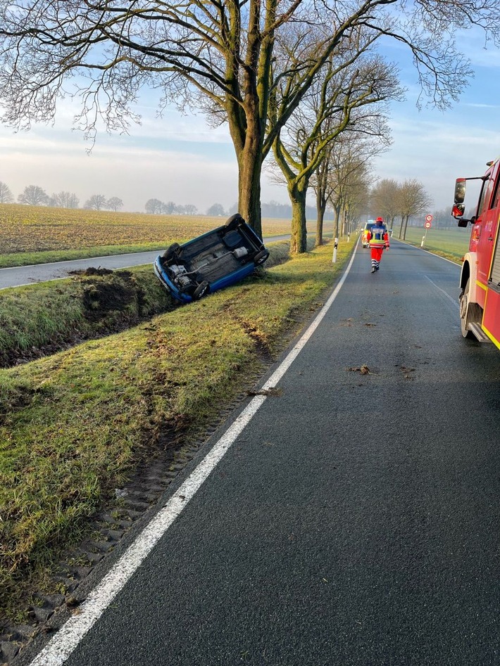 POL-COE: Coesfeld, Bergallee/ Auto kommt von der Straße ab