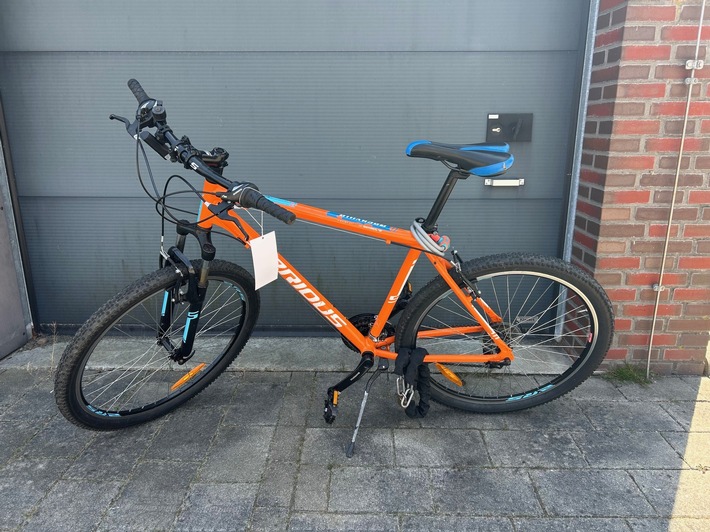 POL-WHV: Mehrere Fahrräder bei Polizeieinsatz in Wilhelmshaven-Bant sichergestellt - Eigentümer gesucht