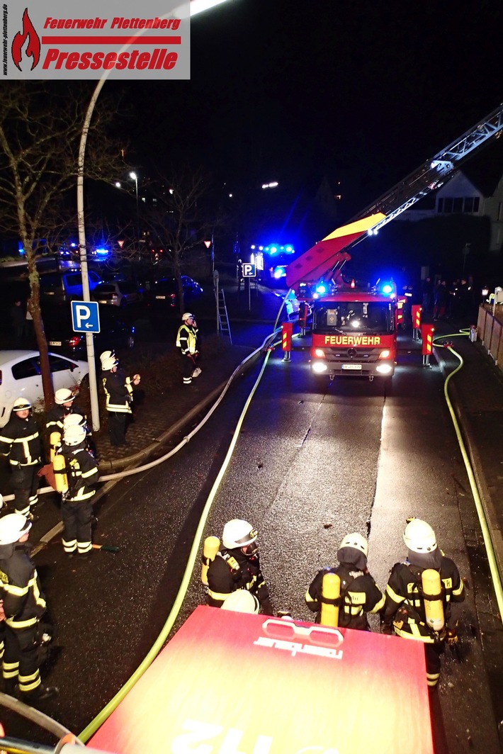 FW-PL: OT-Böddinghausen. Brand in der Küche eines Restaurants. Feuer breitete sich auf Absauganlage aus.