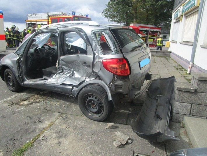 POL-PDWIL: Zwei Schwerverletzte bei Verkehrsunfall mit SUV