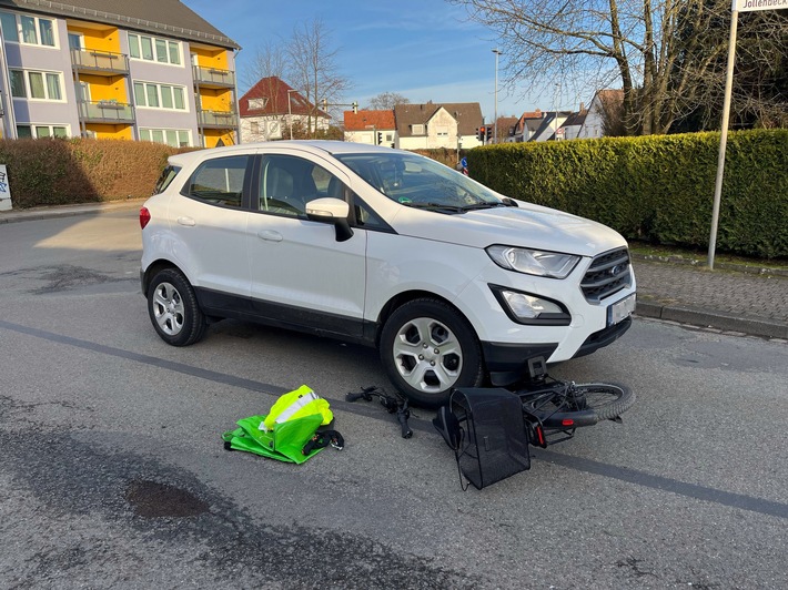 POL-BI: Pedelecfahrerin rettet sich mit Sprung vom Rad