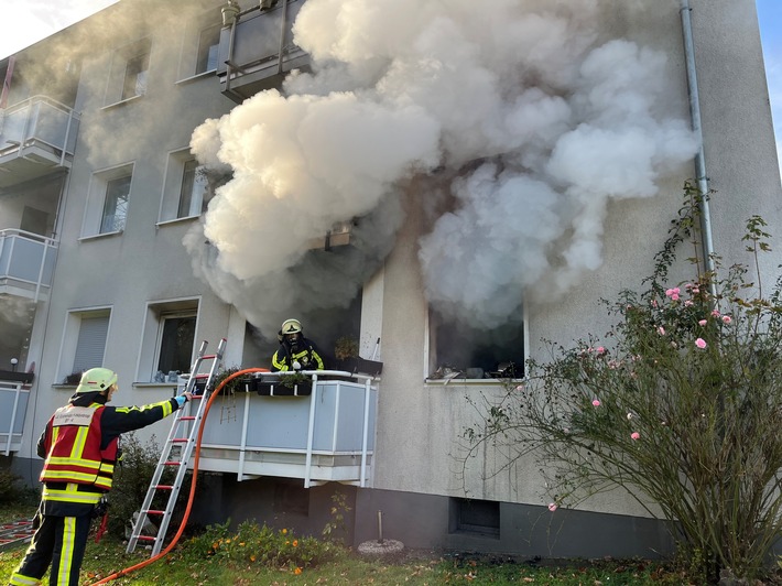 FW-BO: Schwerverletzte Bewohnerin bei ausgedehntem Wohnungsbrand