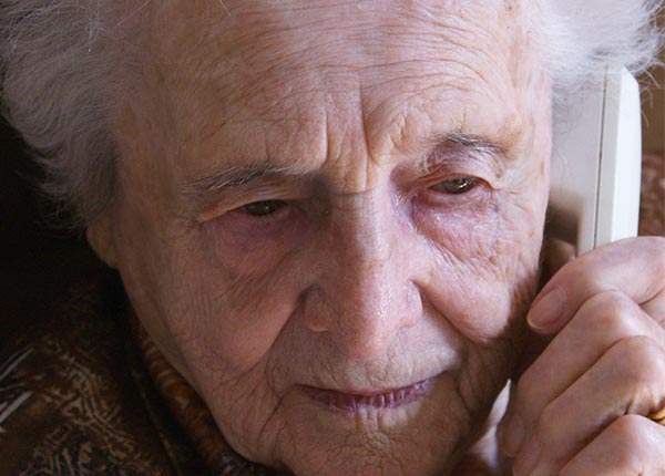 POL-CUX: Achtung! Anrufer wollen Senioren um Ihr Erspartes bringen - Handlungsempfehlungen für Bankmitarbeiter