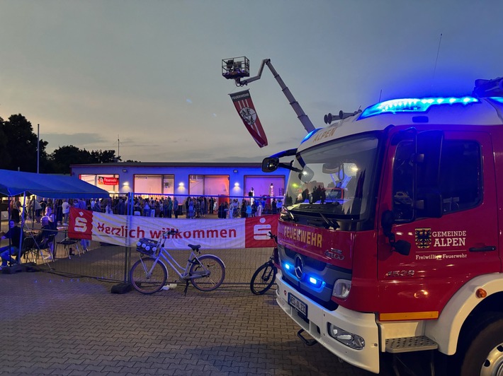 FW Alpen: Rückblick: Blaulichtparty 2025 in Menzelen