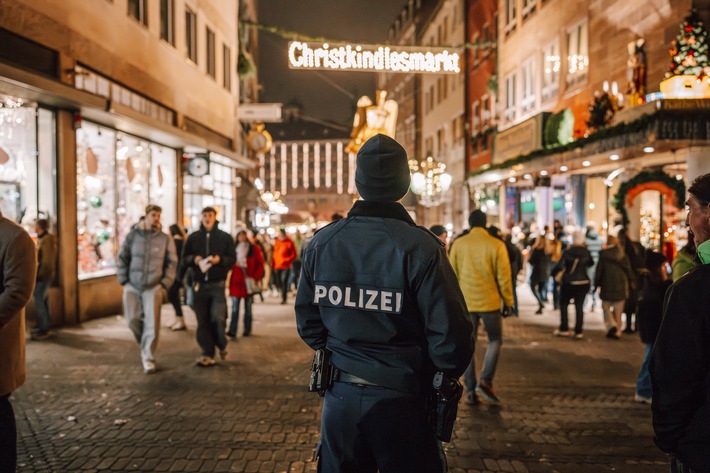 POL-MFR: (1181) Die Polizei im Einsatz für die Sicherheit auf dem Nürnberger Christkindlesmarkt