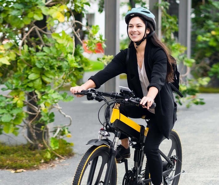E-Bike Trend hat viele Gründe / Vor allem Menschen mittleren Alters aus ländlichen Regionen begeistern sich für Pedelecs. Nur ein Ergebnis der Viactiv Online-Umfrage., VIACTIV Online-Umfrage: E-Bikes immer beliebter / Weiterer Text über ots und www.presseportal.de/nr/121326 / Die Verwendung dieses Bildes ist für redaktionelle Zwecke unter Beachtung ggf. genannter Nutzungsbedingungen honorarfrei. Veröffentlichung bitte mit Bildrechte-Hinweis.