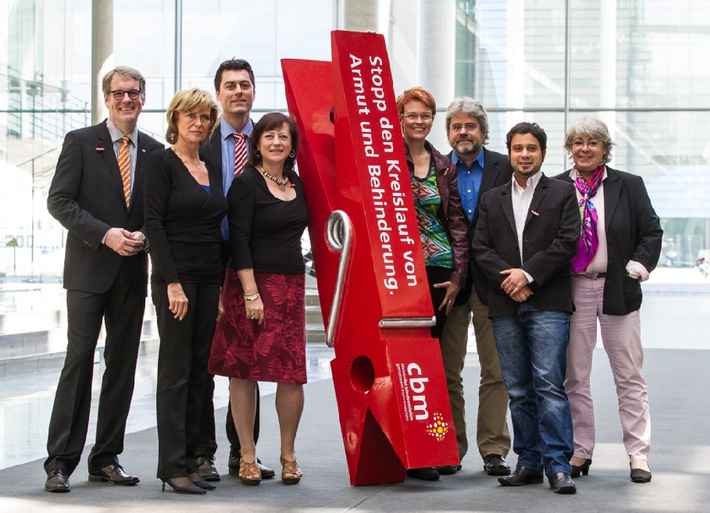 Bundestagsausschuss unterstützt Kampagne der CBM (BILD)