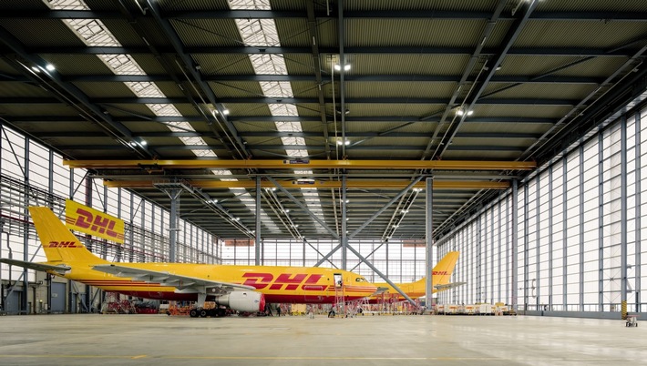 PM: DHL Express investiert mehr als 40 Millionen Euro in den Bau eines europäischen Flugzeugwartungshangars am spanischen Flughafen Vitoria / PR: DHL Express invests more than EUR 40 million to build European aircraft maintenance hangar at Vitoria Ai