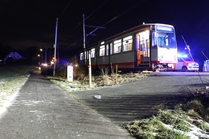 POL-BO: 44-jährige Frau in Witten von Straßenbahn erfasst