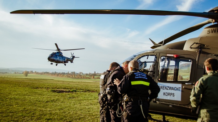 BPOLD S: Deutsch-schweizerischer Fahndungseinsatz mit Hubschraubern