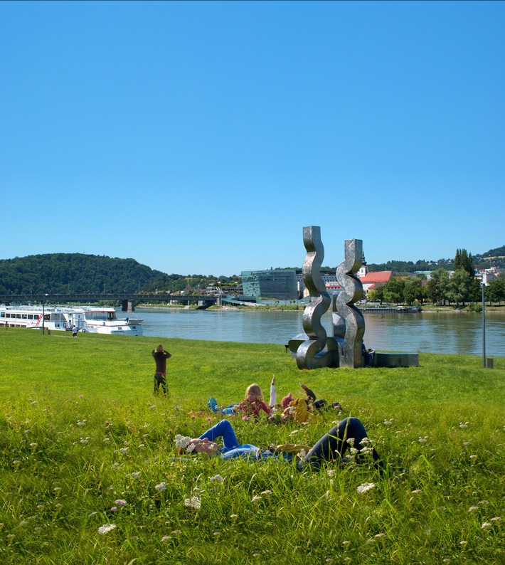 Linz an der Donau bietet Ferienspass - Erste Nacht für Familien in
Linz am 15. Juli 2011 - BILD