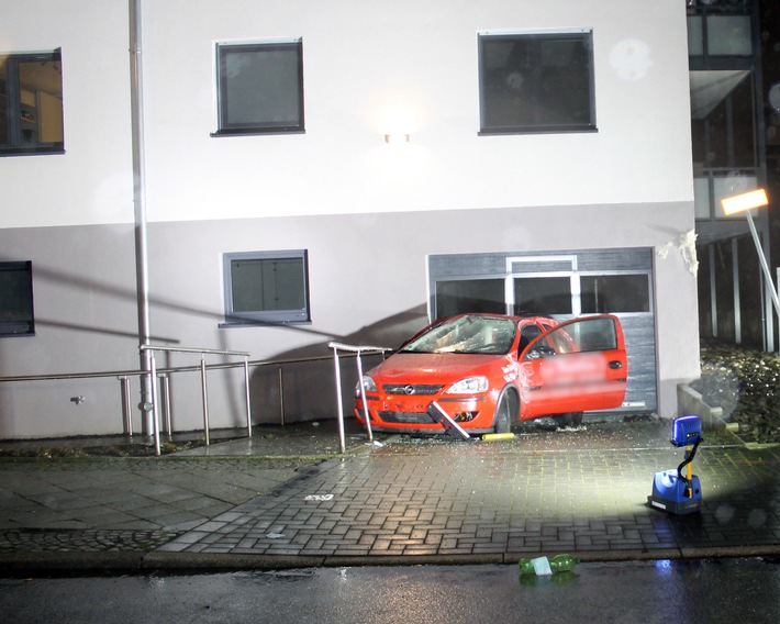 POL-BO: Mit gestohlenem Pizzataxi und 1,62 Promille durch Eppendorf - Bochumer(42) festgenommen