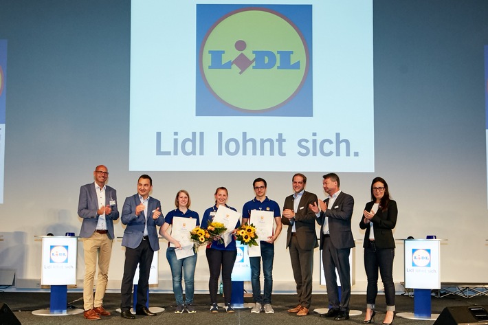120 Lidl-Nachwuchskräfte ermitteln die besten Zukunfts-Händler / In Hohenroda messen sich die besten Lidl-Nachwuchskräfte. Drei Gewinner vertreten ihr Unternehmen beim Bundeswettbewerb