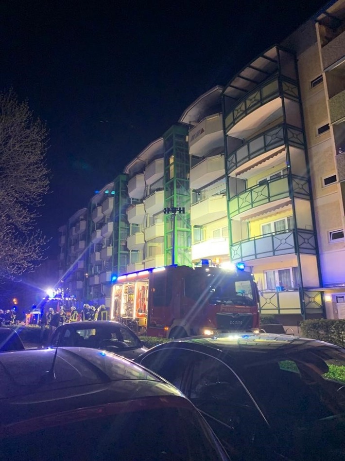 POL-NB: Passanten retten Mieter aus brennender Wohnung