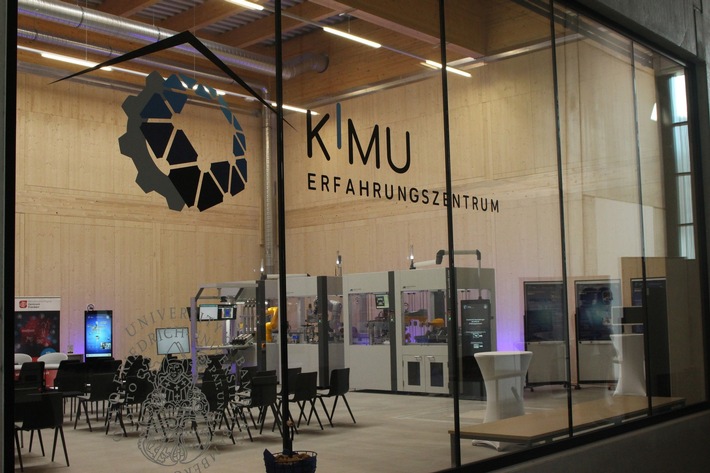 PM: Innovationspreis für KMU-KI-Erfahrungszentrum