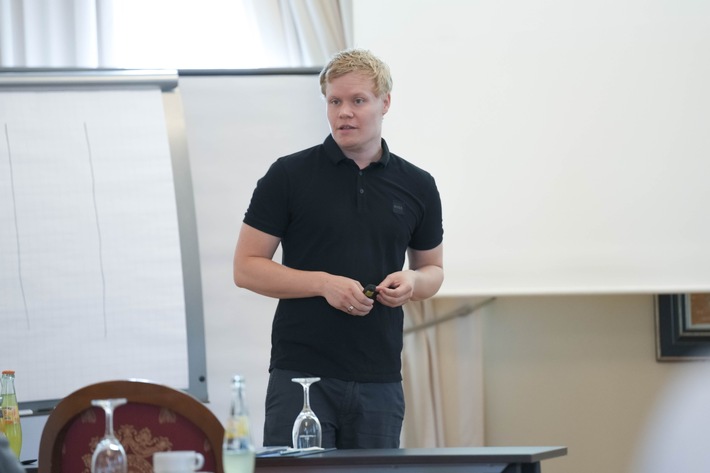 Matthias Niggehoff: 5 Tricks, wie man Kunden vom Kauf überzeugt