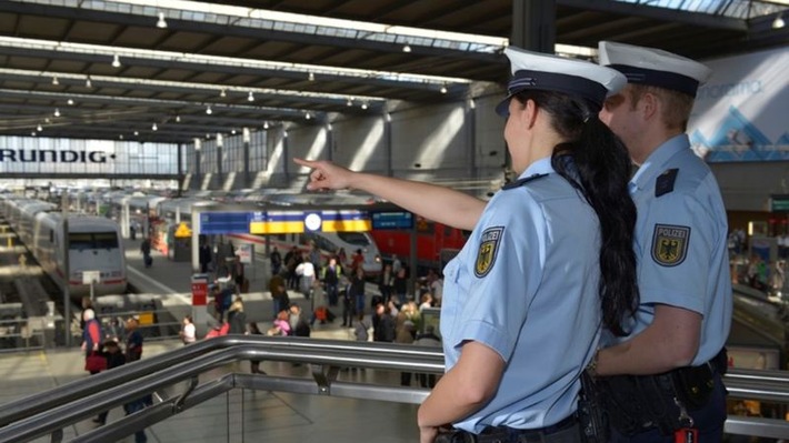 Bundespolizeidirektion München: 15-Jährige sexuell belästigt: Jugendliche reagierte richtig und informierte sofort Bahnsicherheitsmitarbeiter