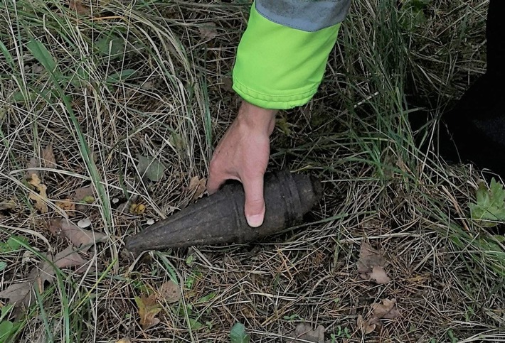 POL-HST: Zweimal Munition im Wald gefunden