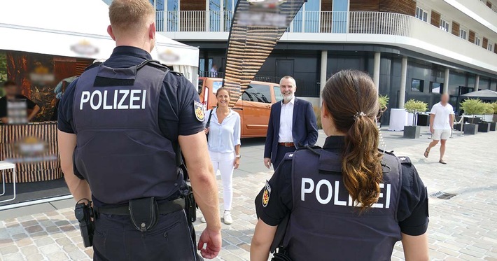 POL-Bremerhaven: Sermin Riedel zu Besuch bei der Ortspolizeibehörde Bremerhaven