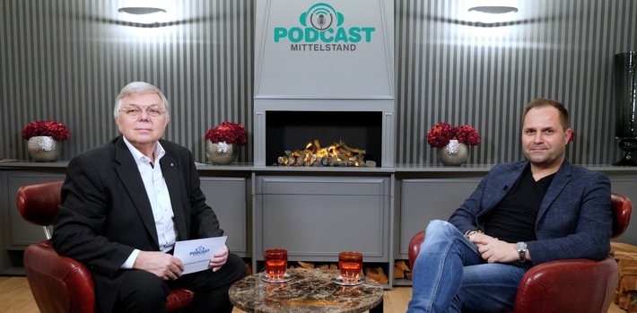Podcast Betreiber Kajetan Brandstätter (li.) im Gespräch mit Moderator Jan Kunath / Weiterer Text über ots und www.presseportal.de/nr/164345 / Die Verwendung dieses Bildes ist für redaktionelle Zwecke unter Beachtung ggf. genannter Nutzungsbedingungen honorarfrei. Veröffentlichung bitte mit Bildrechte-Hinweis.