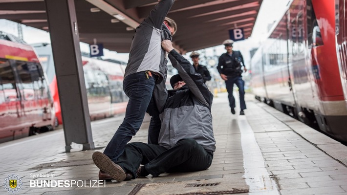 Bundespolizeidirektion München: Mehrere Gewaltdelikte am Wochenende - 
Alkoholisierte beschäftigen Bundespolizei