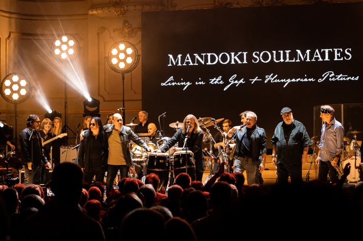 Fulminanter Konzertauftakt der MANDOKI Soulmates in Hamburg
