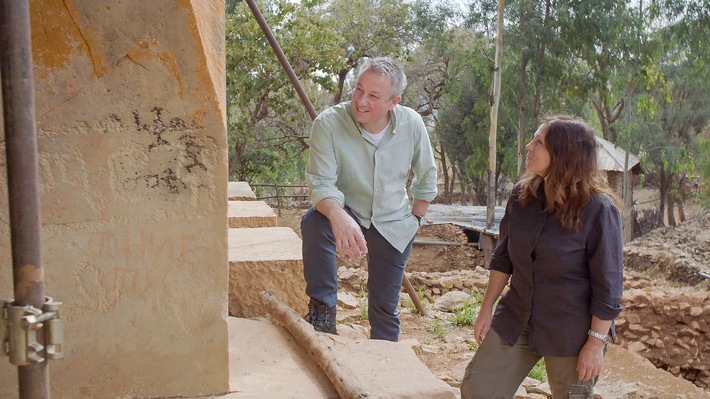 Dritte Staffel der "Terra X"-Reihe "Zeitreise" im ZDF / Archäologe Matthias Wemhoff führt in die Bronzezeit (FOTO)