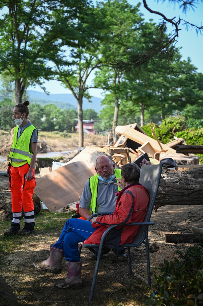 Unwetter Deutschland: Die Hilfe kommt an / Bündnisorganisationen von &quot;Aktion Deutschland Hilft&quot; helfen u.a. mit Trinkwasser, Lebensmitteln, Bautrocknern und medizinischer Versorgung