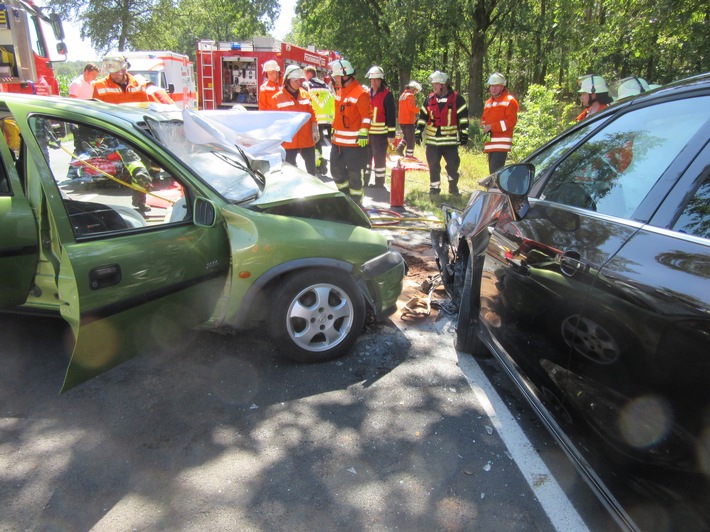 POL-CE: Hassel - Zwei Verkehrsunfälle auf der B 3 fordern vier Verletzte
