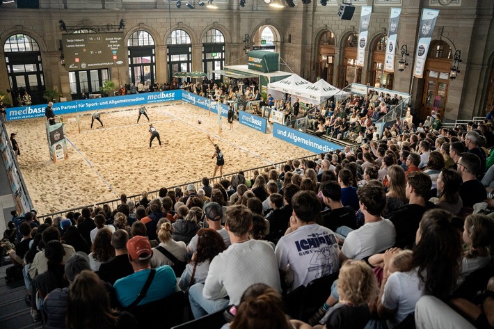 MM: Schweizer Beachvolleyball-Elite kehrt auf den Stadtplatz zurück